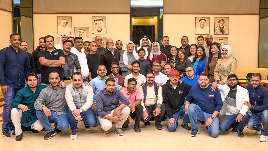 team-image